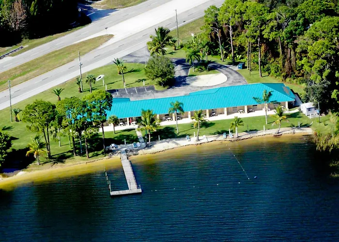 Lake Grassy Inn & Suites