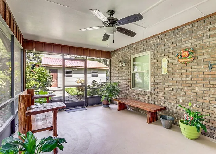 Lakefront Frostproof Retreat With Private Beach