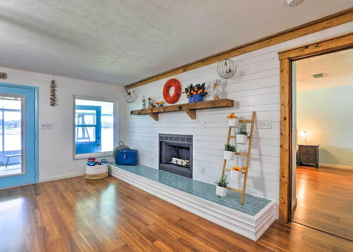 Lakefront Babson Park Escape: Pet Friendly!
